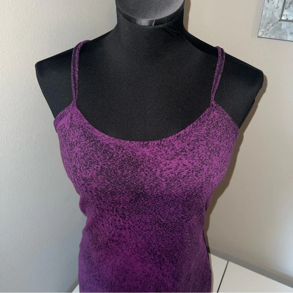 Lululemon Power Y Tank Size 8 - Picture 5 of 6